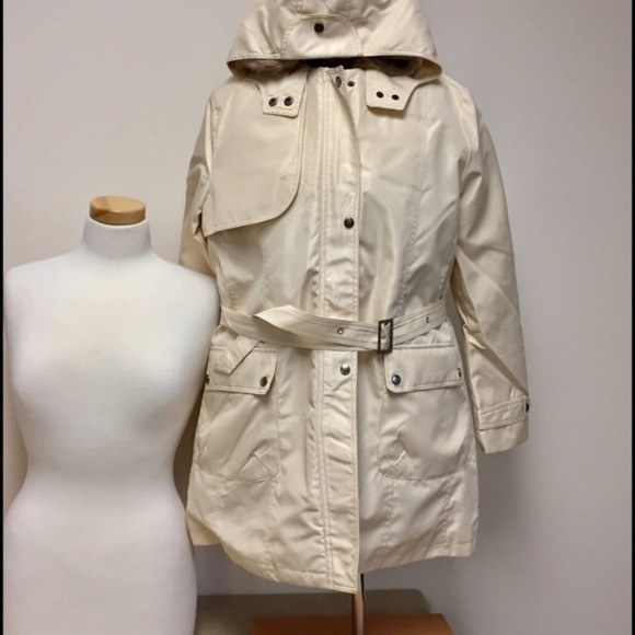 Oliver Green Faux Fur Coat - Picture 3 of 4